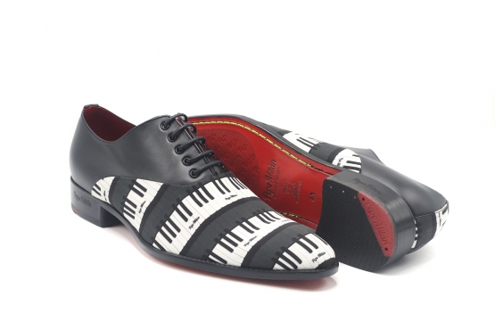 Zapato modelo Mozart, fabricado en Fantasia Teclas Piano Napa Negra