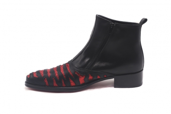 Bottines modèle Rock & Roll, fabriquées en Naoa Negra et rouge pailleté