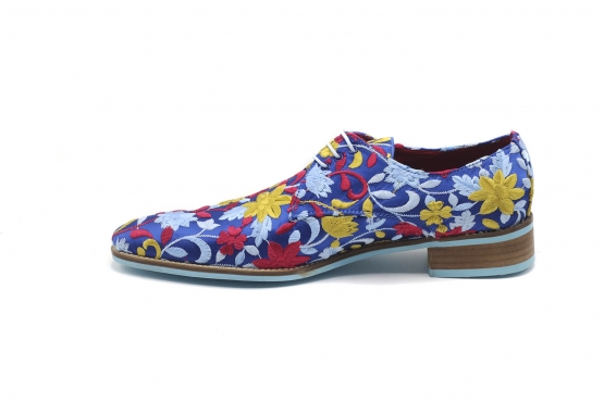 Suki model shoe, made in Bordado 119 Azul