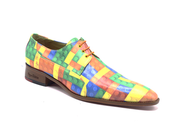 Zapato modelo LEGO, fabricado en Napa Lego