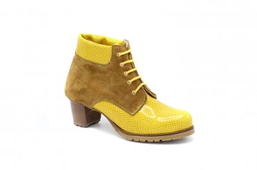 Ankel Boot model Meric, manufactured in Toga Cobra Amarillo Afelpado Nº1104