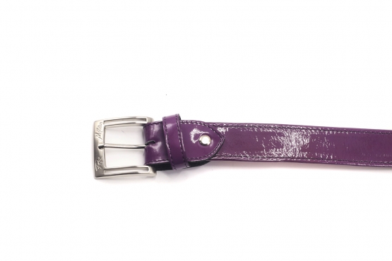 Azores model belt Made of lilac bamby patent leater.
