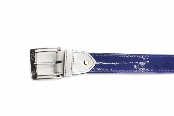 Cinturón modelo Brett, fabricado en Charol Blanco Charol Azul