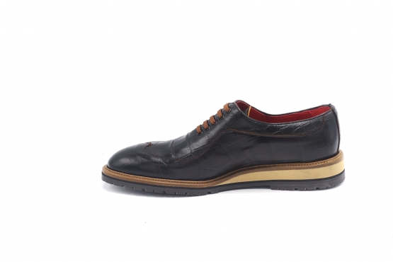 Chesterfield model shoe made of coconut sedan, leather fleece