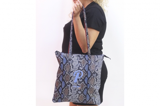 Bolso modelo Ingrid, fabricado en Cobra Milan Marino