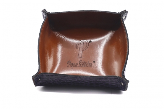Abel Key Tray Model, manufactured in Due Caramel Lila