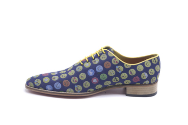 Zapato modelo Emoticono, fabricado en Emoji Tex Marino