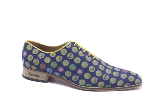 Zapato modelo Emoticono, fabricado en Emoji Tex Marino