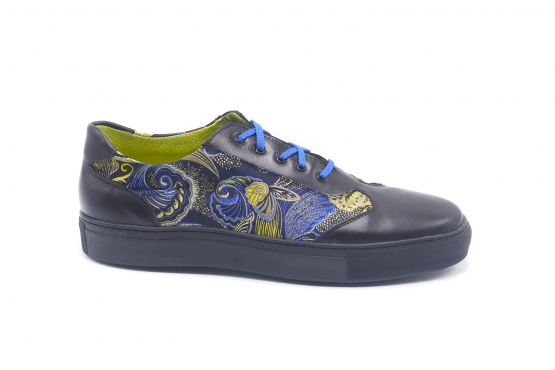 Shoe model Bea, manufactured in Napa Negra Jacquard 521 N5