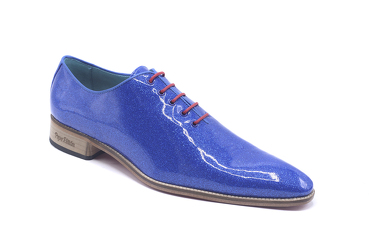 Zapato modelo Miri, fabricado en Glitter Charolado Azul Espacial