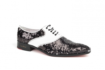 Zapato modelo Michael, fabricado en water paillete 3257 y charol blanco.