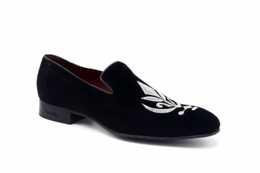 Zapato modelo Ébano, fabricado en Terciopelo Negro Bordado