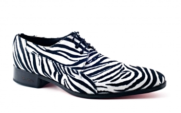 Faunia model shoe, made in Vecton white-black zebra.