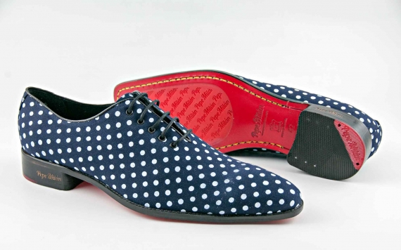 Zapato modelo Olé, fabricado en raso Fantasía 420