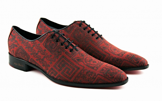 Zapato modelo Rey del Sol, fabricado en  textil fantasía 