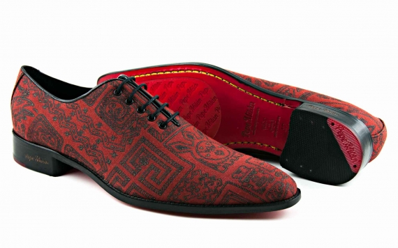 Zapato modelo Rey del Sol, fabricado en  textil fantasía 