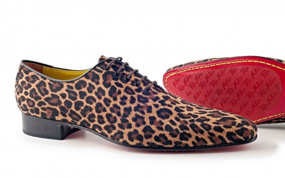 Zapato modelo Selvaggio, fabricación  en fantasía leopardo marrón.