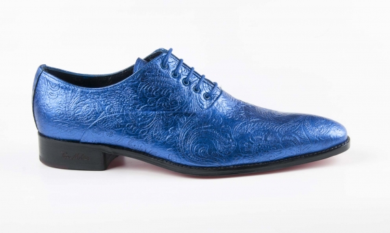 Zapato modelo Emiratos, fabricado en Totana azul metalizado.