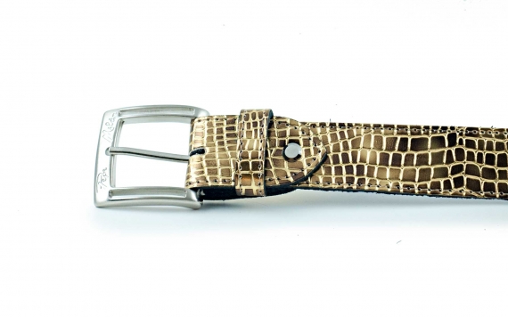 Aurelio model belt, manufactured in classic mirror dungha gold.