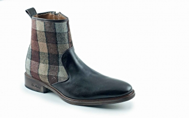  komper model short-leg boot, manufactured in niger nappa and brown scottish 