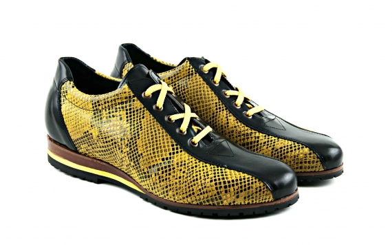  Snacob model sneaker made in yellow snake and black lapel.