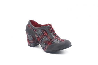 Zapato modelo Delft, fabricado en Escoces Rojo Afelpado Gris