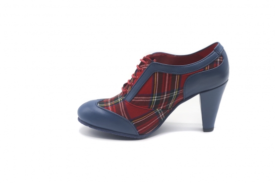 Modèle de chaussure rouge Glasgow, en textiles écossais et cos napa