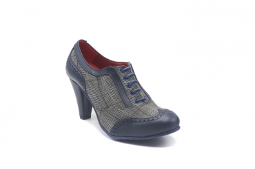 Shoe model Lake, manufactured in Gales Gris Napa Azul