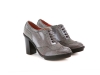 Angela model shoe, made of gray scotch and pearl gray patent leather.