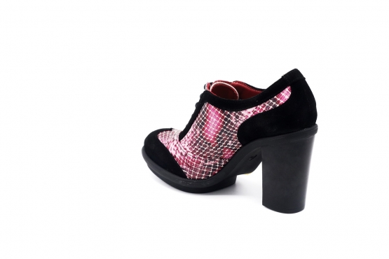 Shoe model Blush, manufactured in Mamba Rosa Serraje Negro