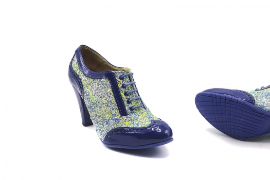 Modèle de chaussure Shine, fabriqué en Scrawl color 2 Charol Azul Milán