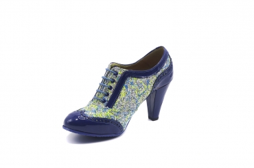 Zapato modelo Shine, fabricado en Scrawl color 2 Charol Azul Milán