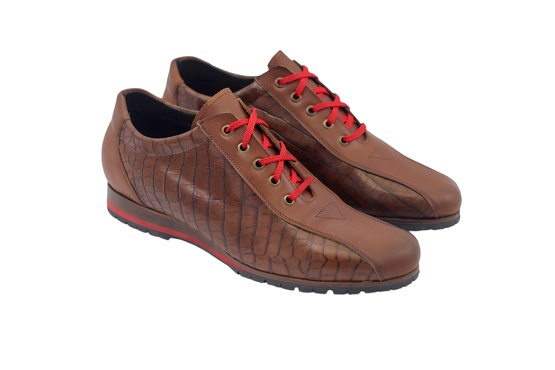 Walker model sneaker made of coconut and brown leather cap.