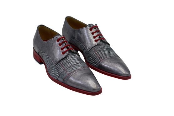 Chanlous model shoe, made in gray pearl and Scotch gray