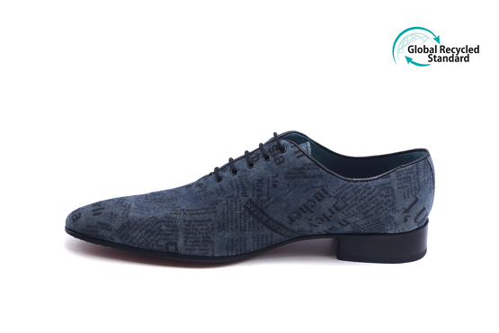 3R shoe-model, manufactured in Recicle Blue ID Periodico