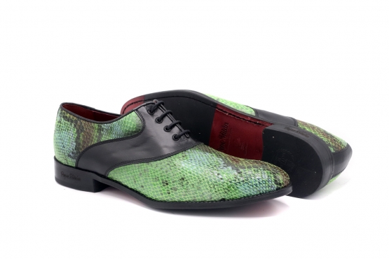 Zapato modelo Petra, fabricado en Snake N6 y Napa Negra