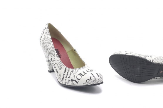 Newspaper model shoe, made in Napa Periodico