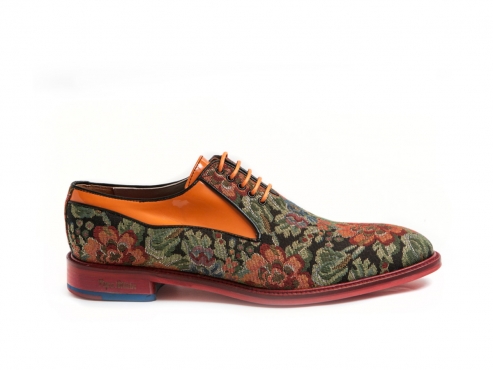 Modèle de chaussure Segoriano, fabriquée en fantaisie bedel et cuir verni mandarine.