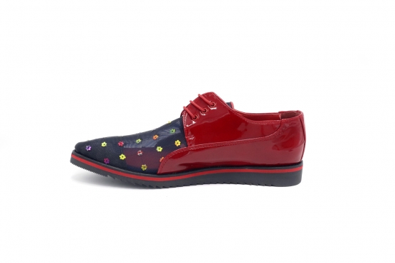 Modèle de chaussure Joy, fabriqué en GASA FLORES CHAROL ROJO