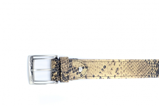 Layla model belt, manufactured in ONR ZOE OPAL