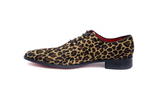 Zapato modelo Rosalind, fabricado en FANTASIA LEOPARDO