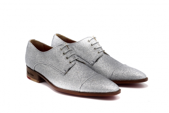 Modèle de chaussure Silvery, fabriqué en Glitter Plata