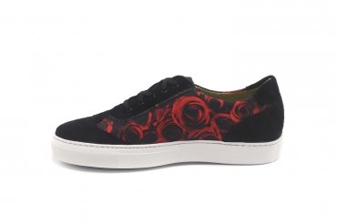 Sneakers model Bron made of black nappa and fantasy red roses