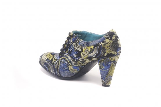 Shoe model Lua, manufactured in Jacquard 521 Nº5