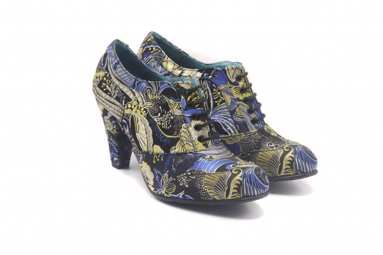 Shoe model Lua, manufactured in Jacquard 521 Nº5