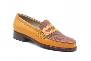 Zapato modelo Alen, fabricado en Napa Naranja Gales Cuero