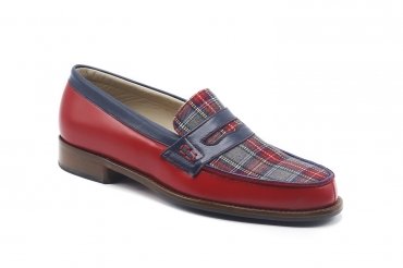Zapato modelo Ethny, fabricado en Napa Roja Escoces Rojo-Gris
