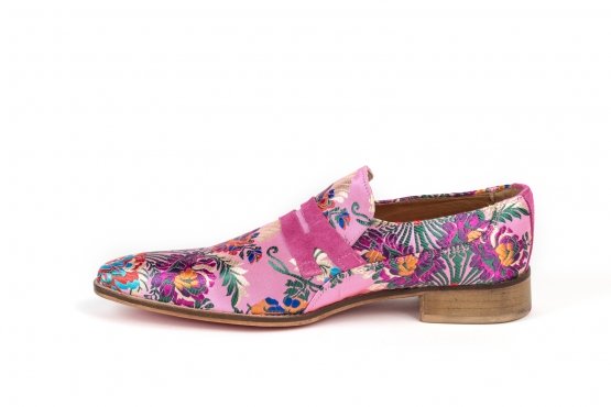 Modèle de chaussures Kyoto, en Korela_3236_nº13 et cuir fendu rose.