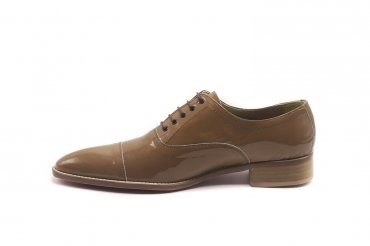 Modèle de chaussure Tofe, fabriqué en Charol Toffe