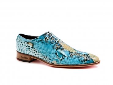 Modèle de chaussure Luccano, fabriquée en cobra turquoise.